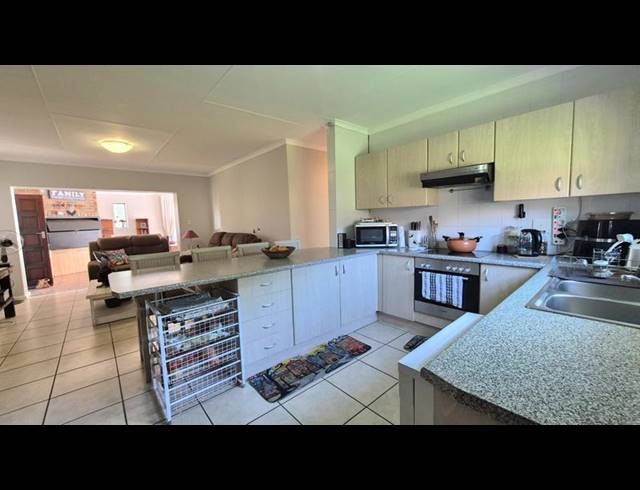 3 BEDROOM HOUSE FOR SALE IN FRAAIUITSIG
